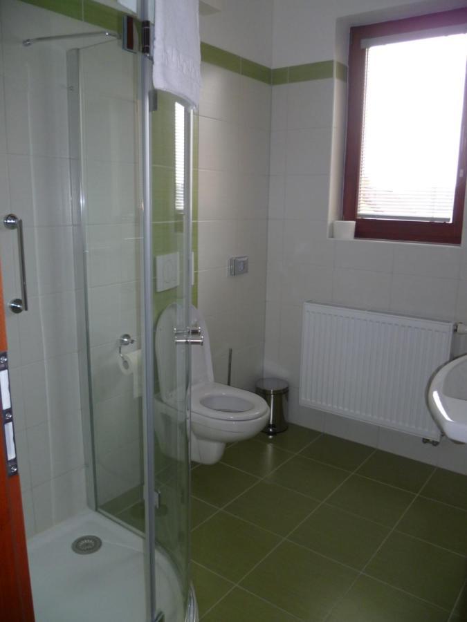 Hostinec U Hubalku Adlerkosteletz Exterior foto