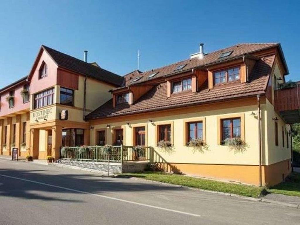 Hostinec U Hubalku Adlerkosteletz Exterior foto